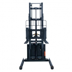 APILADORES ELECTRICOS 1500 KG. 3.5 MT 