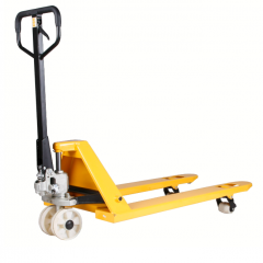 TRANSPALETAS MANUALES 685 MM MARCA XILIN CAPACIDAD 3000Kg.